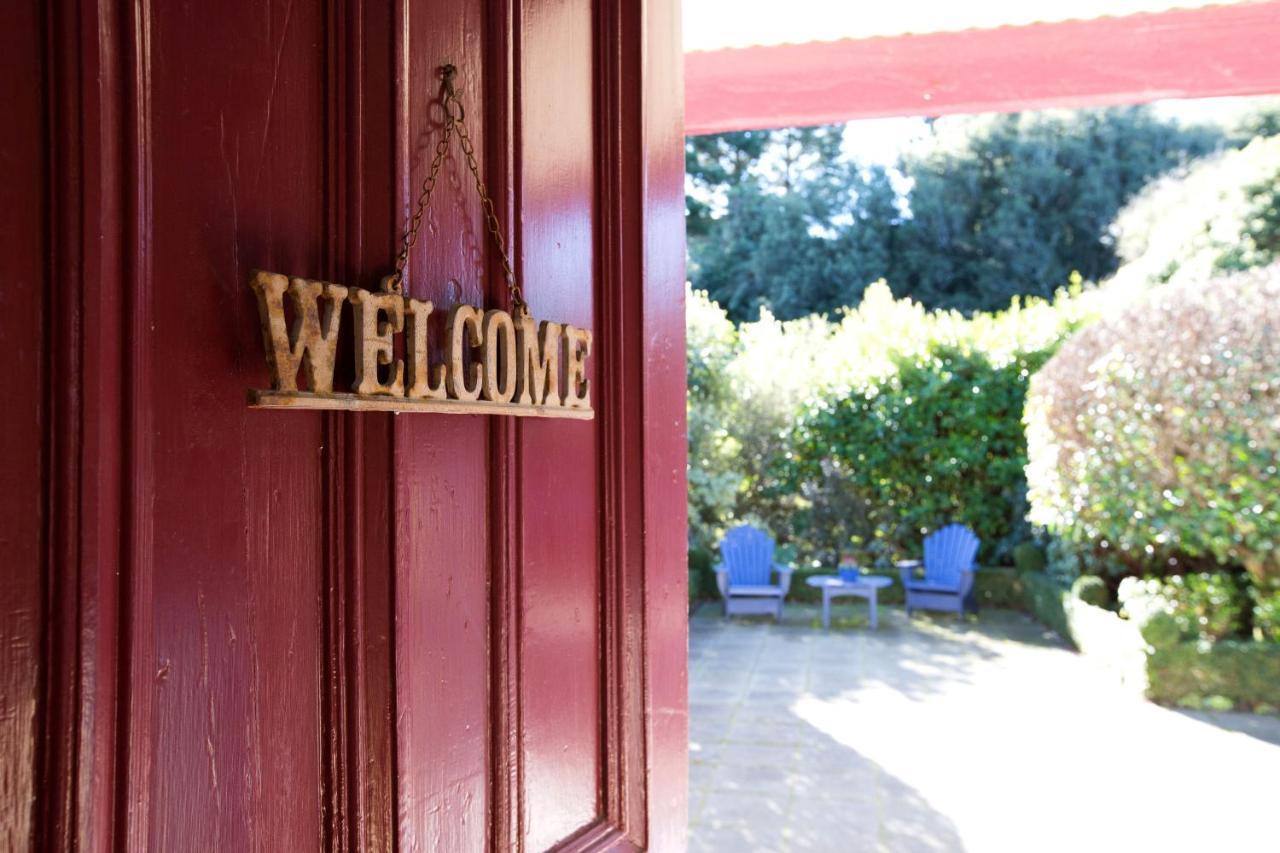 Tairoa Lodge Hawera Exterior photo